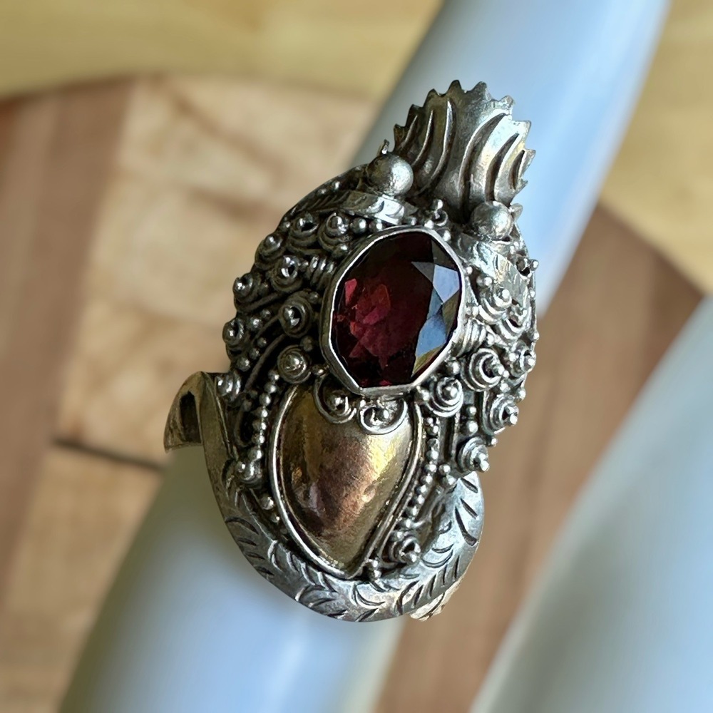 Bali Artisan Crafted Cobra Accent Ring Size 5.75 Red Garnet 925 Sterling 7.1g